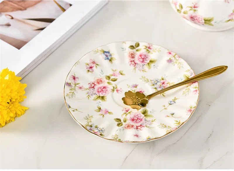 Coffee Cup Saucer Spoon Set Flower Tea Cups Set European Porcelain Cup and Saucer For Coffee Ceramic Cups Mugs Gift - BELMA